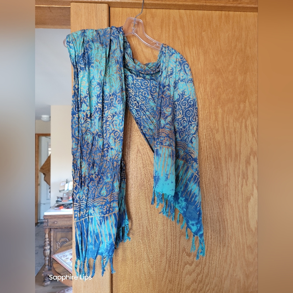 Mutli blue scarf
